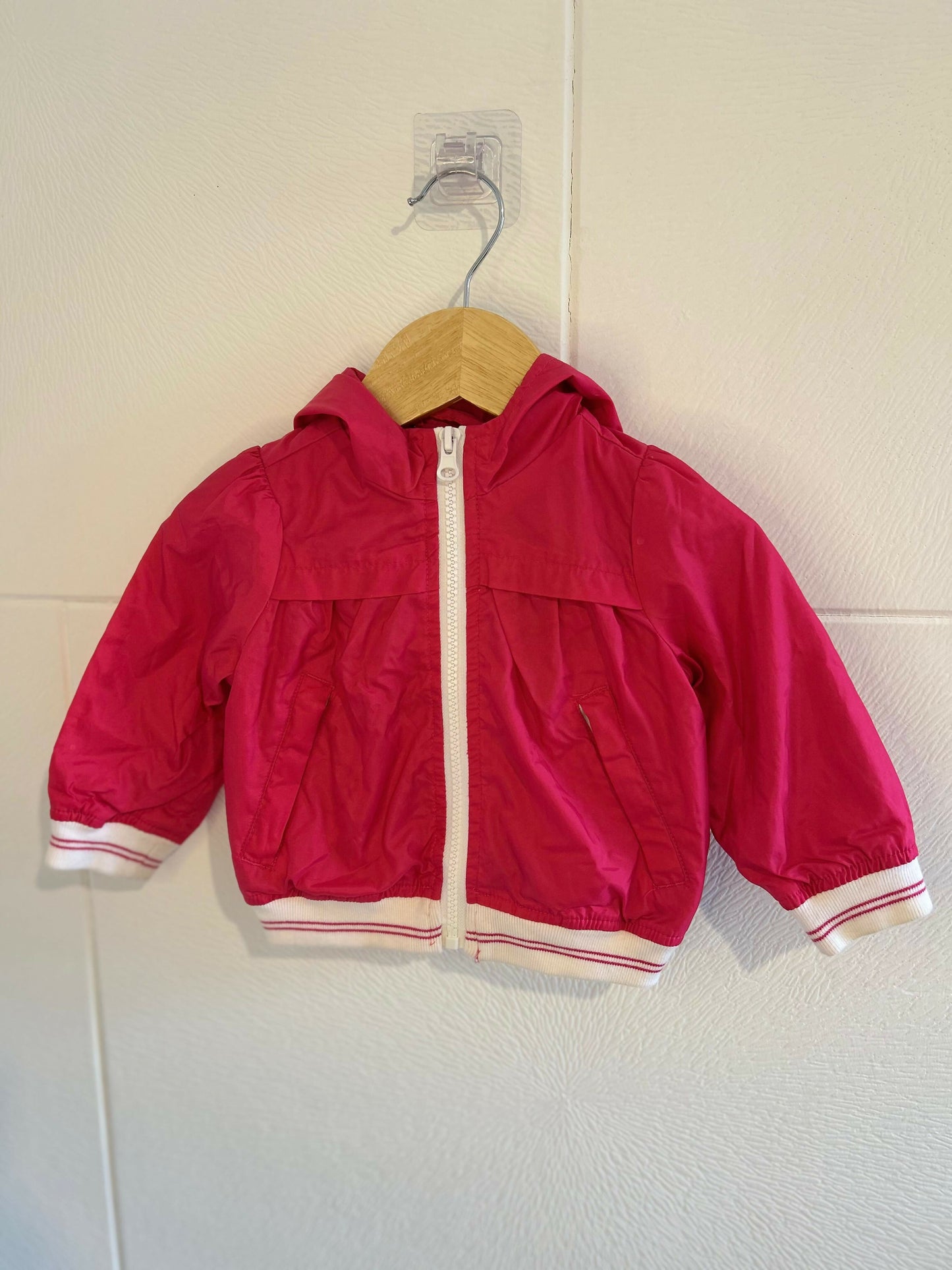 Campera rompevientos